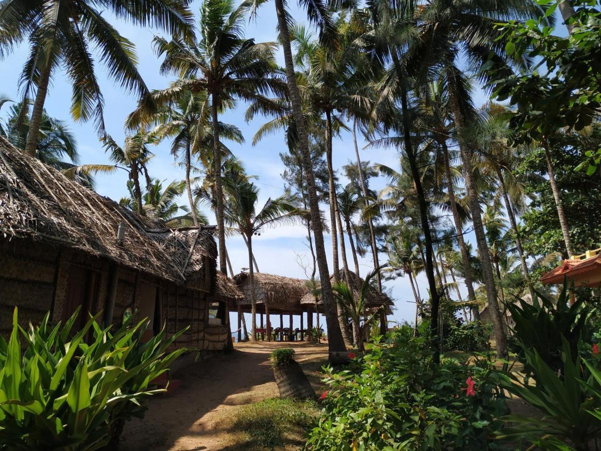Sukriti Beach Resort Varkala Dış mekan fotoğraf